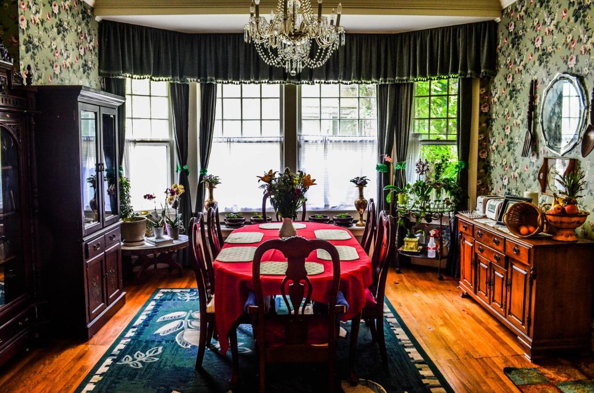 Greenwood Bed & Breakfast - image 6