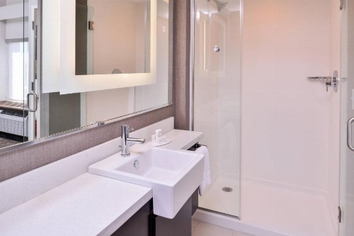SpringHill Suites by Marriott Greensboro Airport - image 2