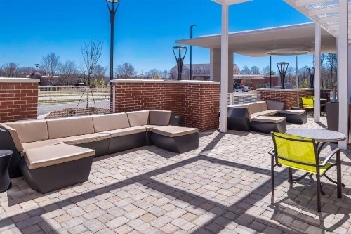 SpringHill Suites by Marriott Greensboro Airport - image 8