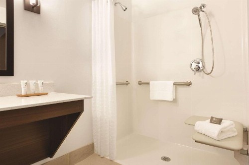 Country Inn & Suites by Radisson Greensboro NC - image 14