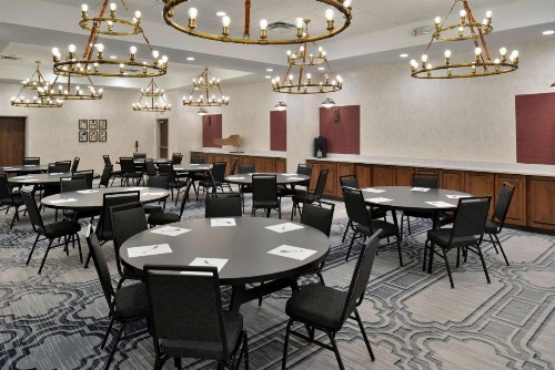 Hampton Inn & Suites Greensboro Downtown Nc - image 12