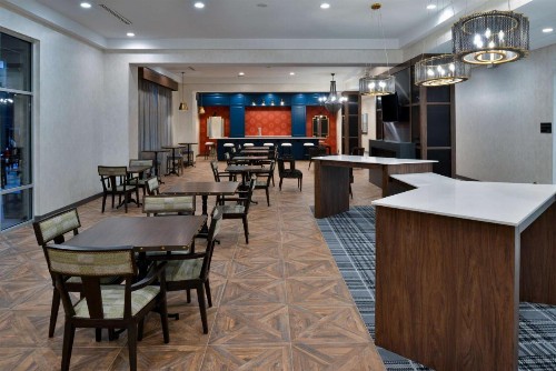 Hampton Inn & Suites Greensboro Downtown Nc - image 30
