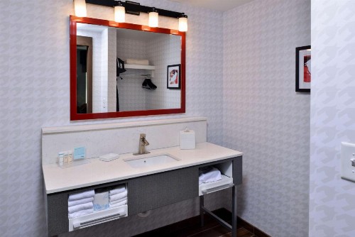 Hampton Inn & Suites Greensboro Downtown Nc - image 32