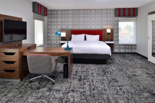 Hampton Inn & Suites Greensboro Downtown Nc - image 33