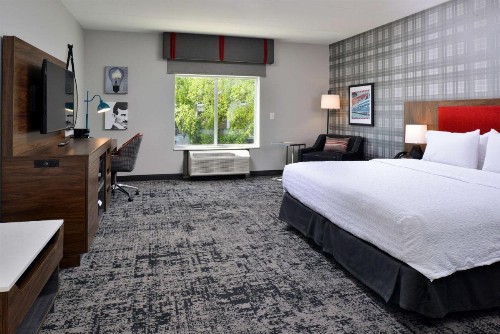 Hampton Inn & Suites Greensboro Downtown Nc - image 34