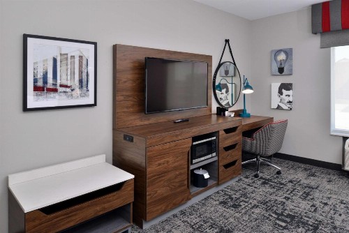 Hampton Inn & Suites Greensboro Downtown Nc - image 42