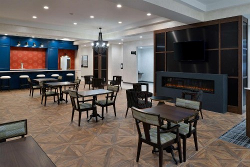Hampton Inn & Suites Greensboro Downtown Nc - image 5