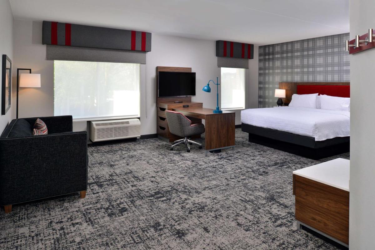 Hampton Inn & Suites Greensboro Downtown Nc - image 6