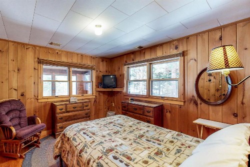Breakwater Lodge - image 9