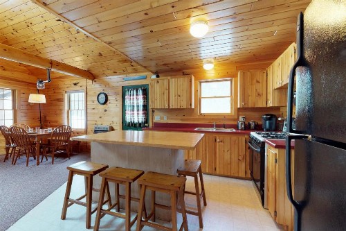 Four Seasons Cabin - image 12