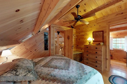 Bobcat Cabin - image 6