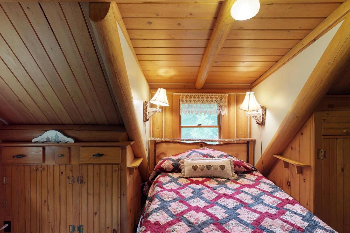 Authentic Maine Log Cabin - image 7