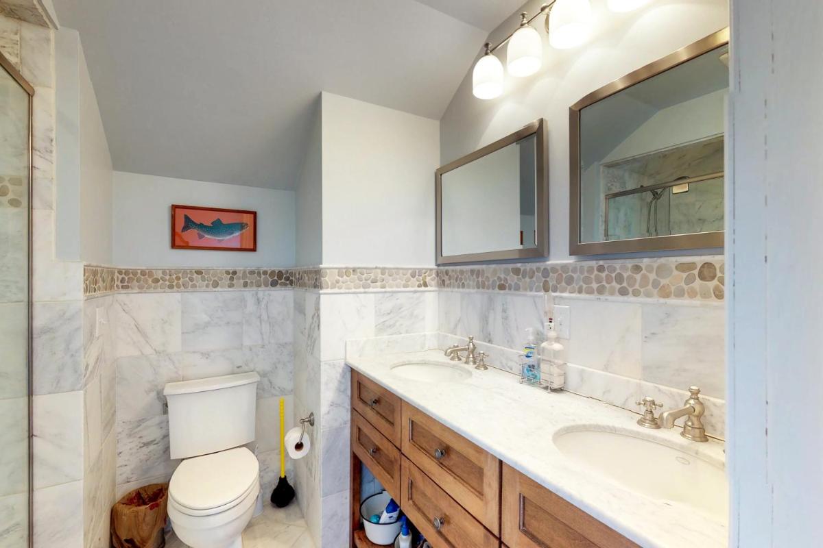 East Cove - image 7