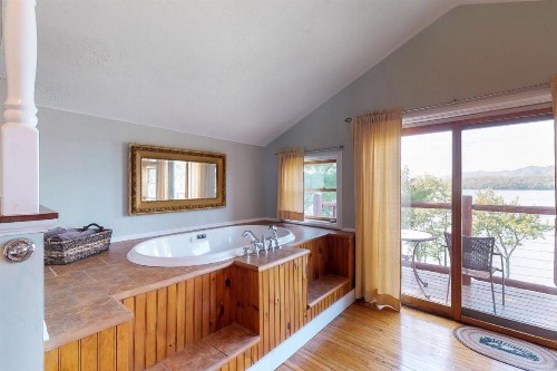East Cove - image 9