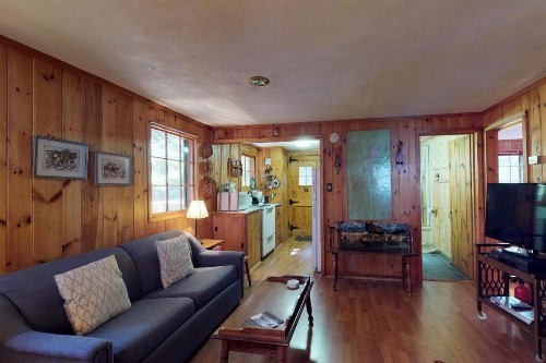 Traditional Maine Cabin - image 11