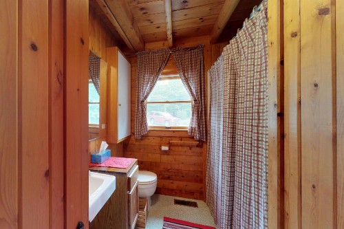 Charloon Cabin - image 10