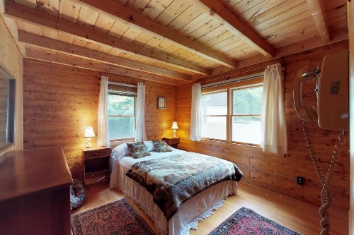 Charloon Cabin - image 11