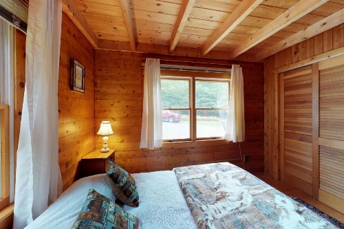 Charloon Cabin - image 8