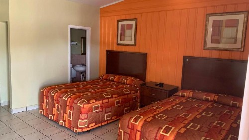 Budget Inn Greenville - image 14