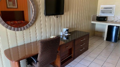 Budget Inn Greenville - image 15