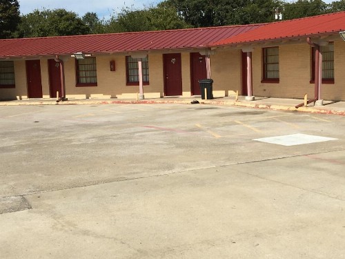 Budget Inn Greenville - image 19