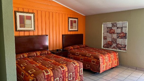 Budget Inn Greenville - image 6
