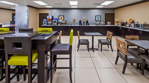 Best Western Greenville Airport - image 11