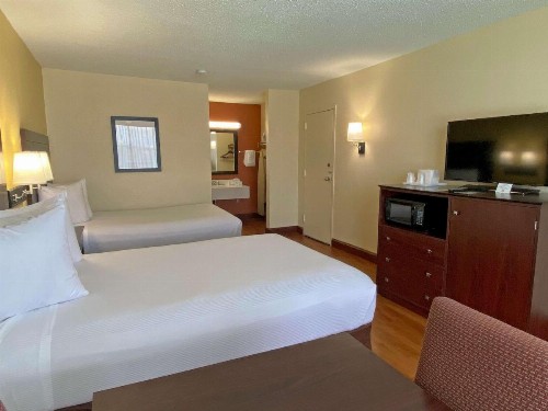 Best Western Greenville Airport - image 6