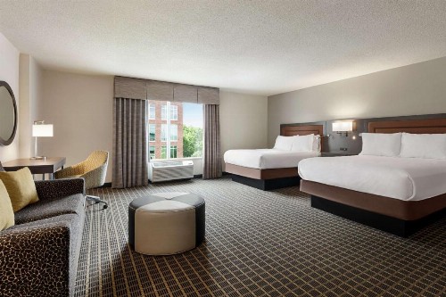 Hampton Inn & Suites Greenville-Downtown-Riverplace - image 29