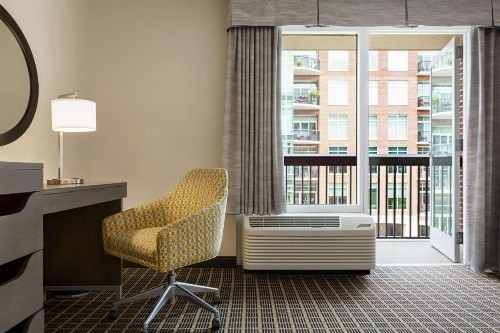 Hampton Inn & Suites Greenville-Downtown-Riverplace - image 32