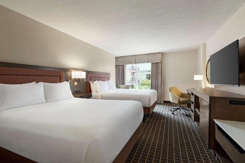 Hampton Inn & Suites Greenville-Downtown-Riverplace - image 33