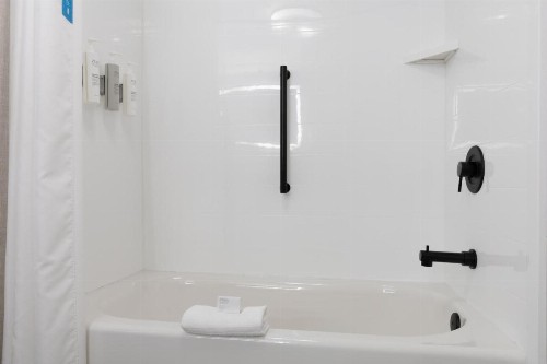 Hampton Inn & Suites Greenville-Downtown-Riverplace - image 46