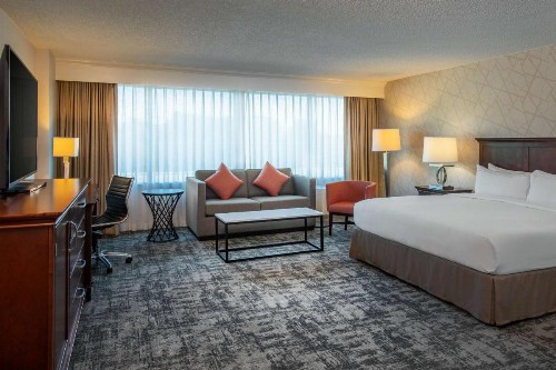 Hilton Greenville - image 13