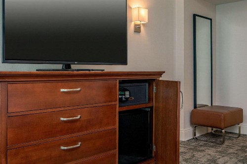 Hilton Greenville - image 2