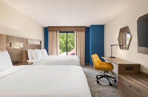 Holiday Inn Express Hotel & Suites Greenville-Downtown an IHG Hotel - image 13