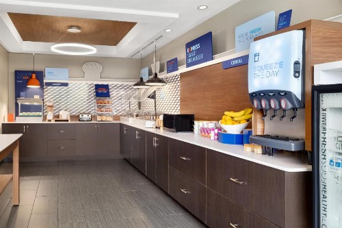Holiday Inn Express Hotel & Suites Greenville-Downtown an IHG Hotel - image 18
