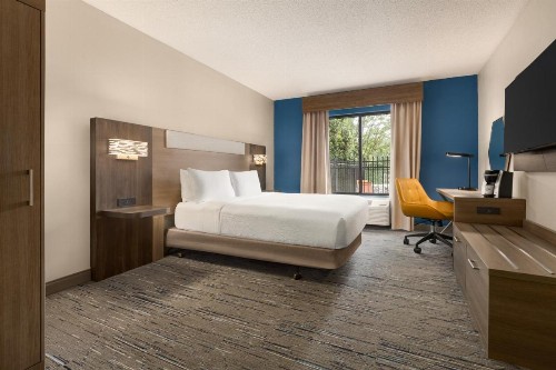 Holiday Inn Express Hotel & Suites Greenville-Downtown an IHG Hotel - image 22