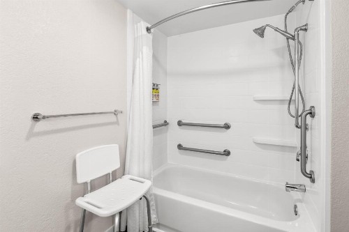 Holiday Inn Express Hotel & Suites Greenville-I-85 & Woodruff Road an IHG Hotel - image 12