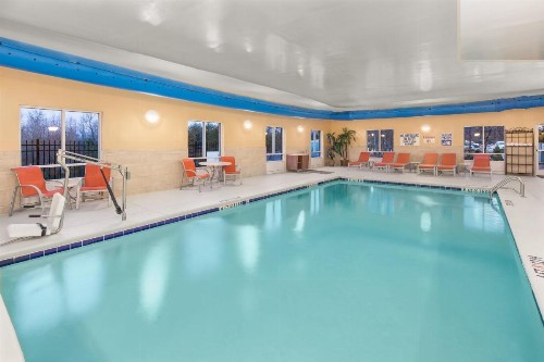 Holiday Inn Express Hotel & Suites Greenville-I-85 & Woodruff Road an IHG Hotel - image 17
