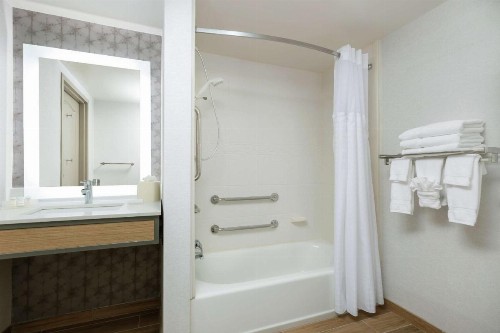 Hilton Garden Inn Greenville - image 11