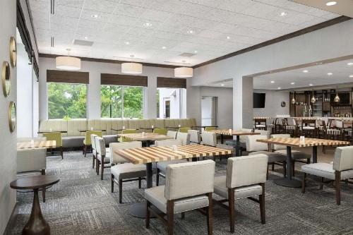 Hilton Garden Inn Greenville - image 9
