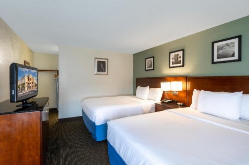 Days Inn by Wyndham Greenville - image 14