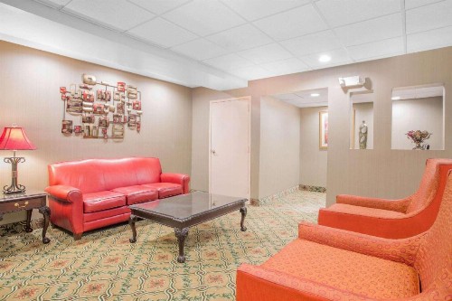 Days Inn by Wyndham Greenville - image 15