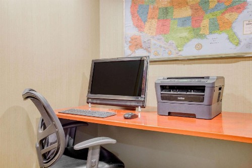 Days Inn by Wyndham Greenville - image 2