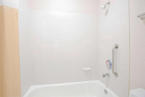 Days Inn by Wyndham Greenville - image 20