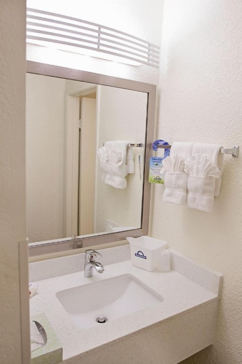Days Inn by Wyndham Greenville - image 21