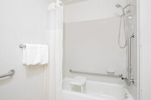 Days Inn by Wyndham Greenville - image 22