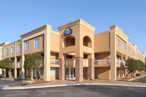 Days Inn by Wyndham Greenville - image 28