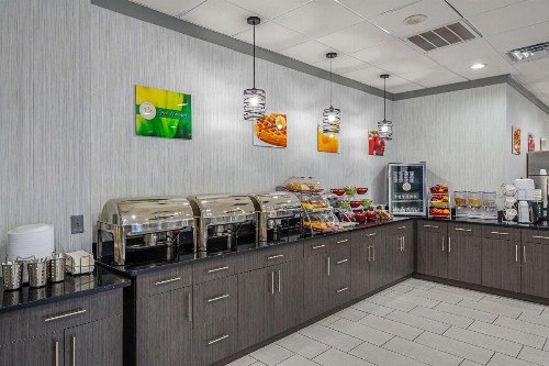 Quality Inn & Suites Greenville - Haywood Mall - image 40