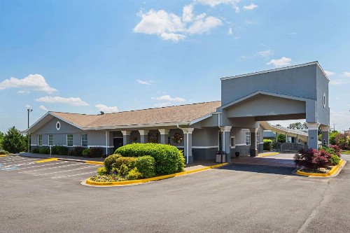 Quality Inn & Suites Greenville - Haywood Mall - image 48